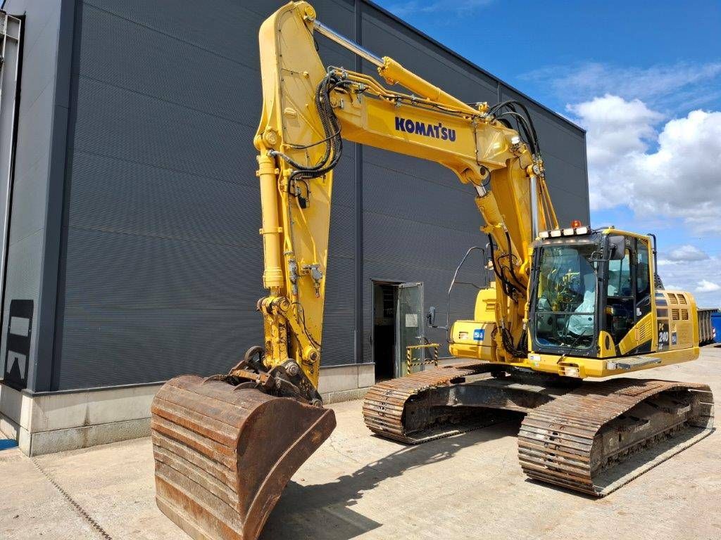 Komatsu PC240LC-10