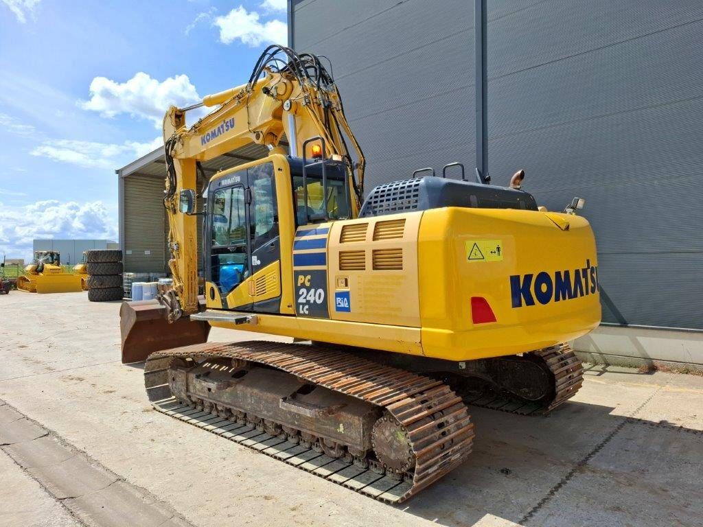 Komatsu PC240LC-10