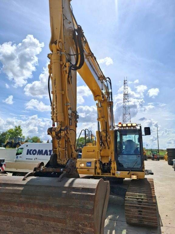 Komatsu PC240LC-10