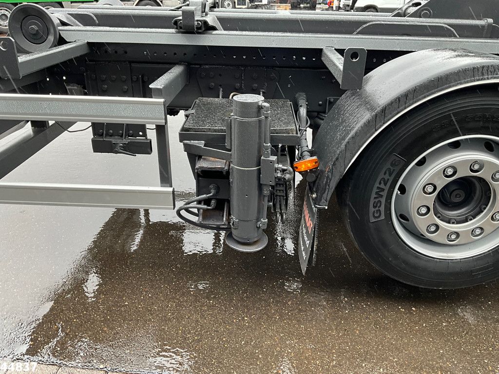 Scania G480 8x4 HMF 60 Tonmeter laadkraan + Fly-jib