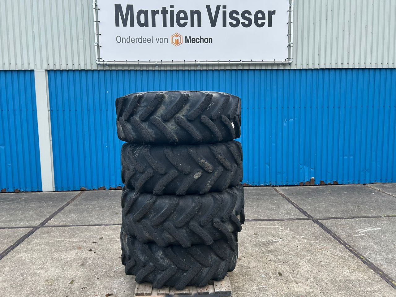 4 stuks Galaxy 15.5/80-24 banden