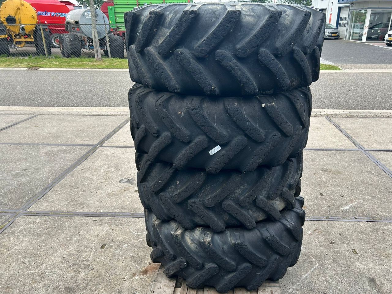 4 stuks Galaxy 15.5/80-24 banden