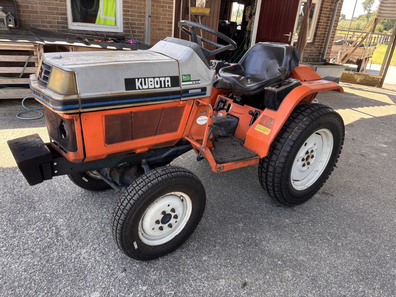 Kubota b1-15 bulltra 4wd