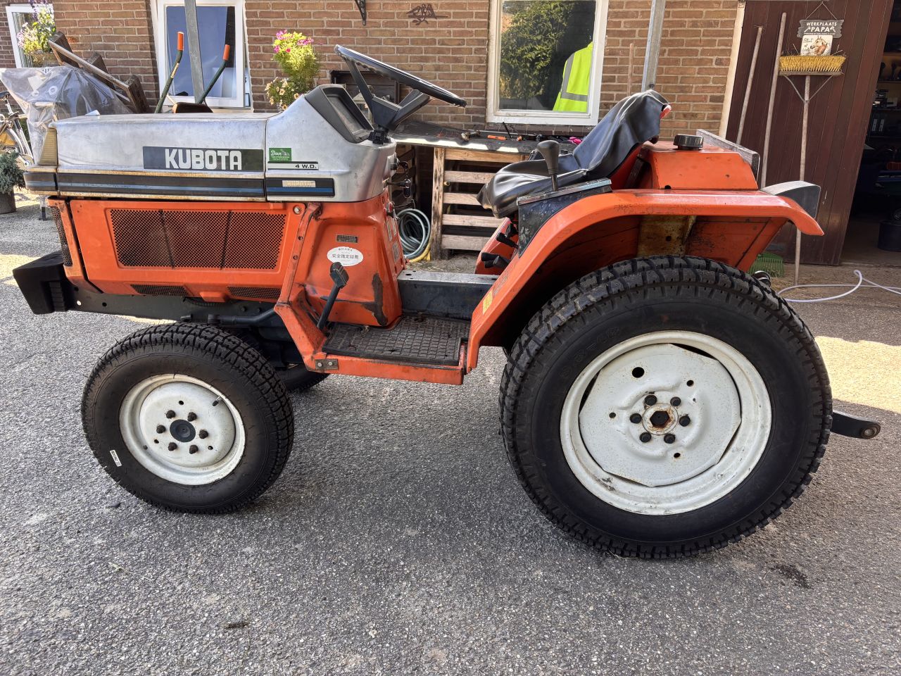 Kubota b1-15 bulltra 4wd