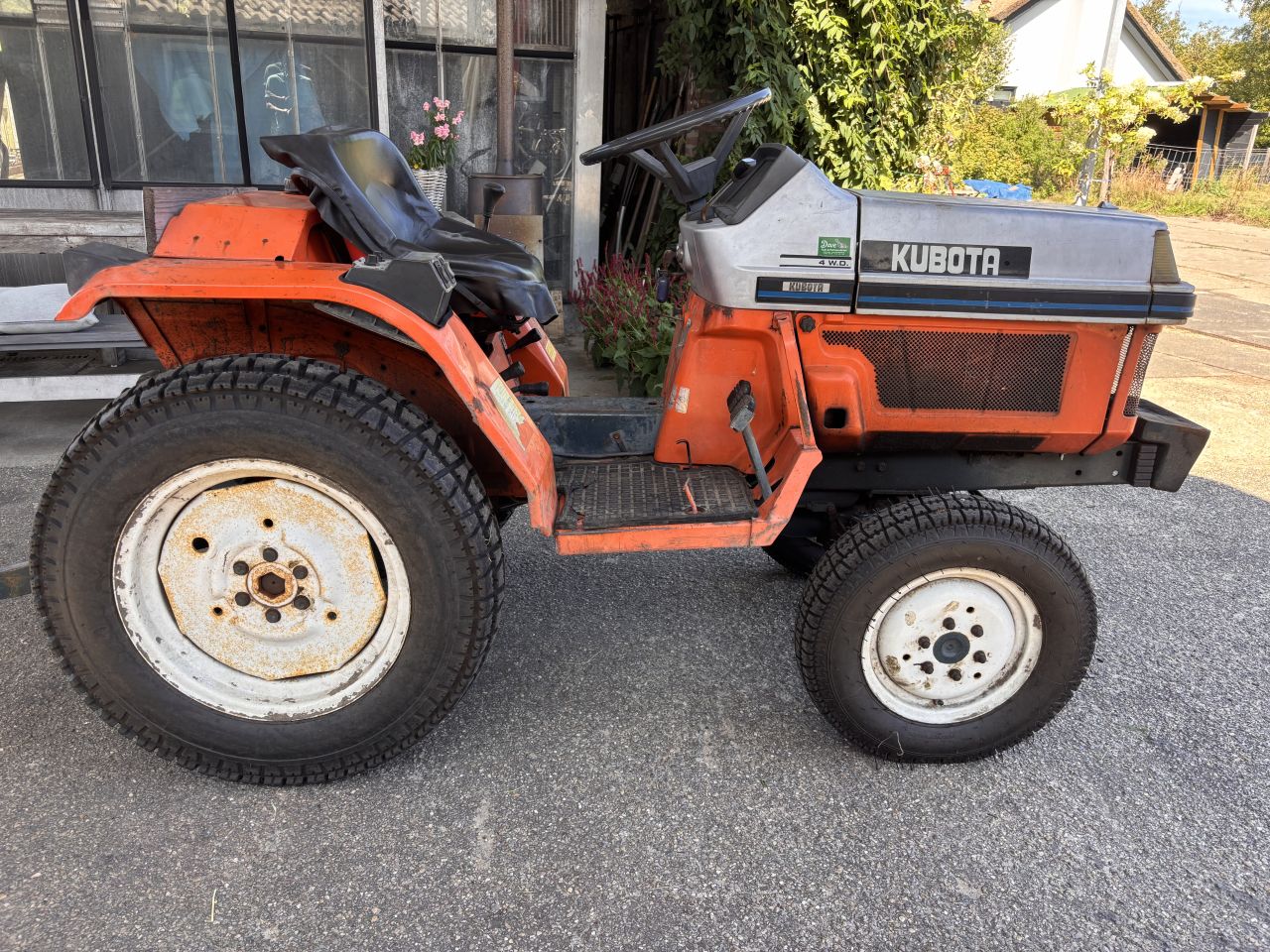 Kubota b1-15 bulltra 4wd
