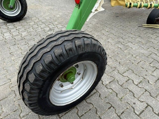 KRONE Swadro 700 hark met middenafleg 7 meter