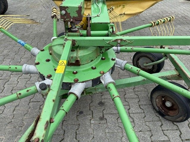 KRONE Swadro 700 hark met middenafleg 7 meter