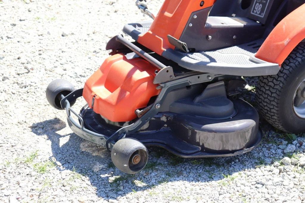 Zitmaaier Husqvarna R214TC Benzine 2020