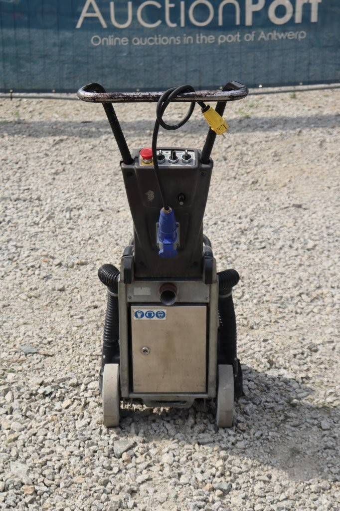 Electric scrubber dryer
