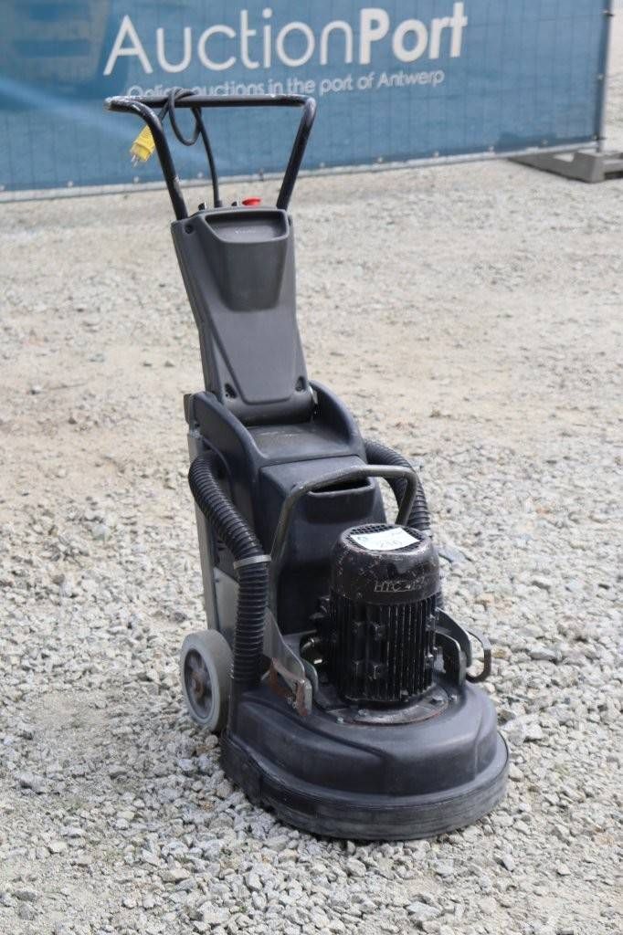 Electric scrubber dryer