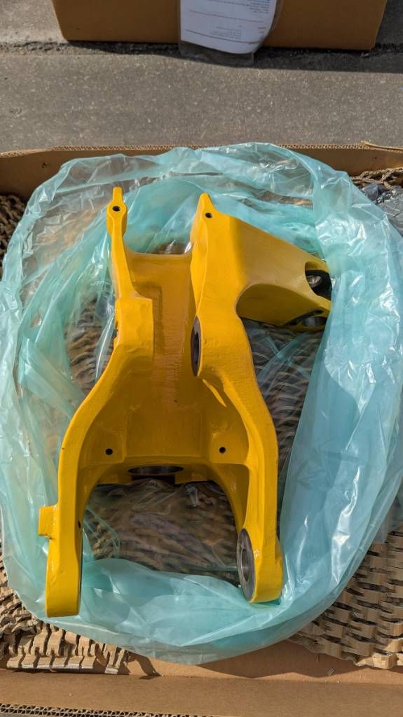 Komatsu PC26MR-3 BRACKET 22K-70-21411