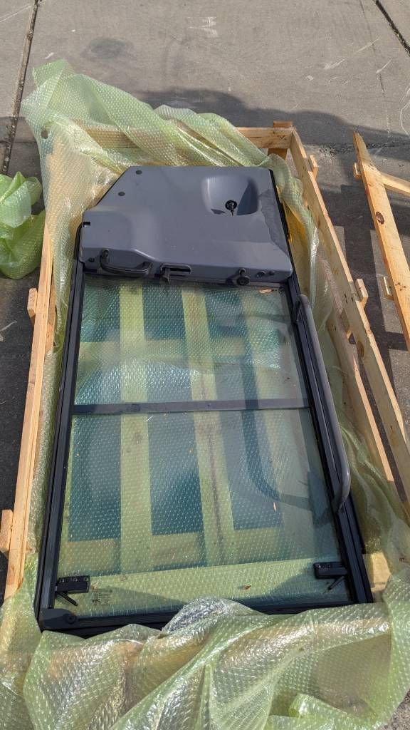 Komatsu WA100-5 DOOR ASSY 417-926-3106