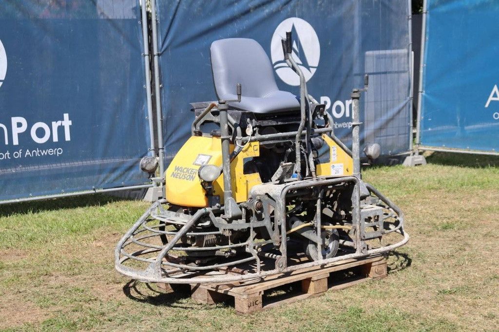 Vlindermachine Wacker Neuson crt 36 26a Benzine
