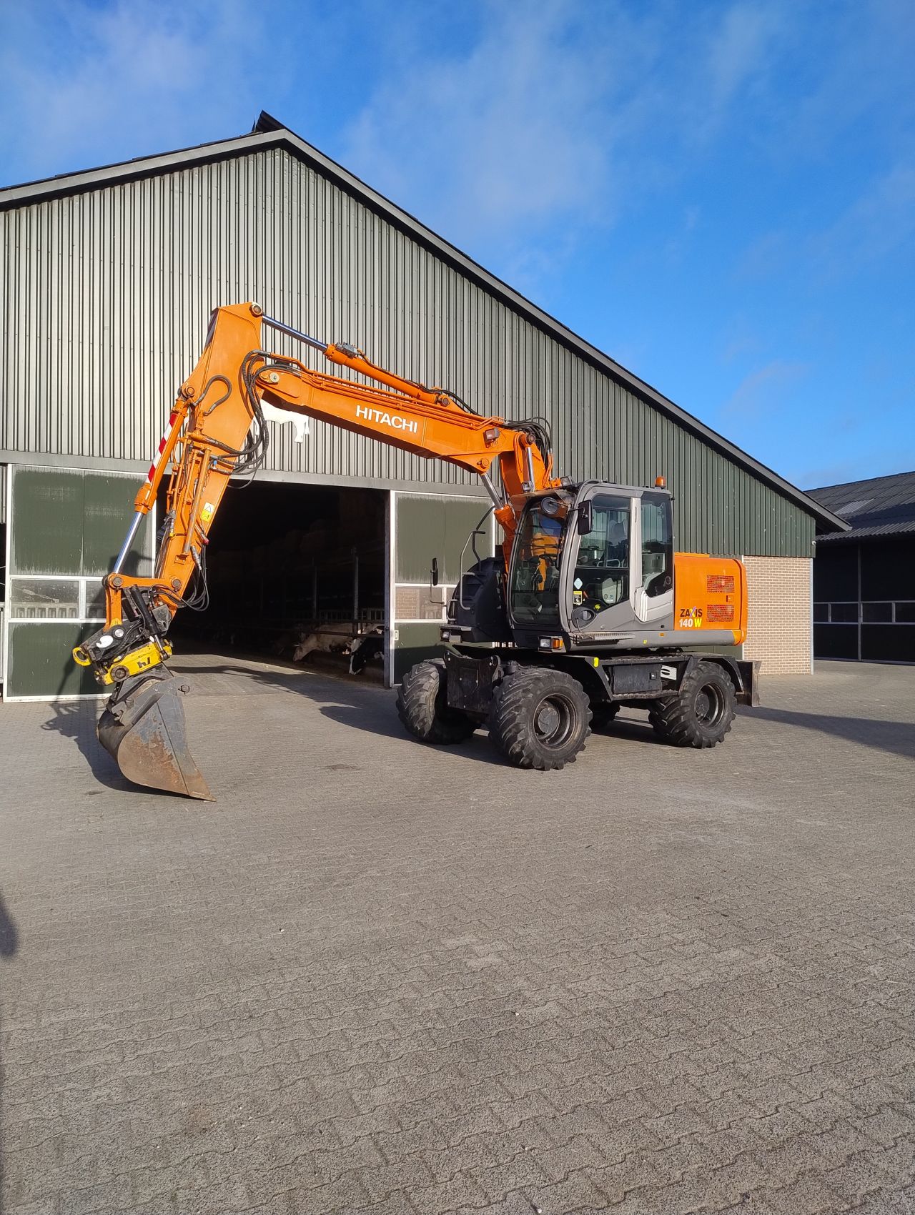 Mobiele kraan Hitachi zx140w Met draaikantelstuk engcon