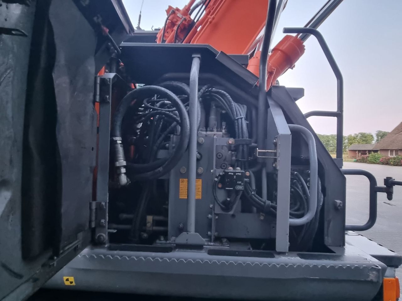 Mobiele kraan Hitachi zx140w Met draaikantelstuk engcon