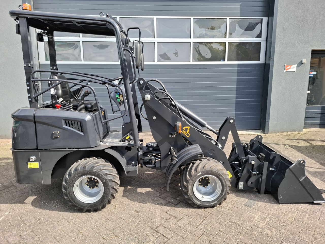 CMH DWE606 mini shovel loader 2tons electrisch
