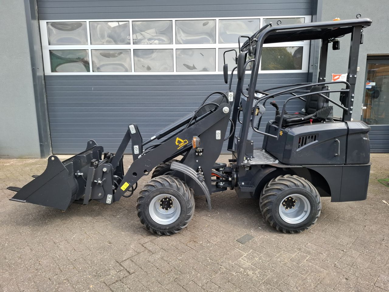 CMH DWE606 mini shovel loader 2tons electrisch