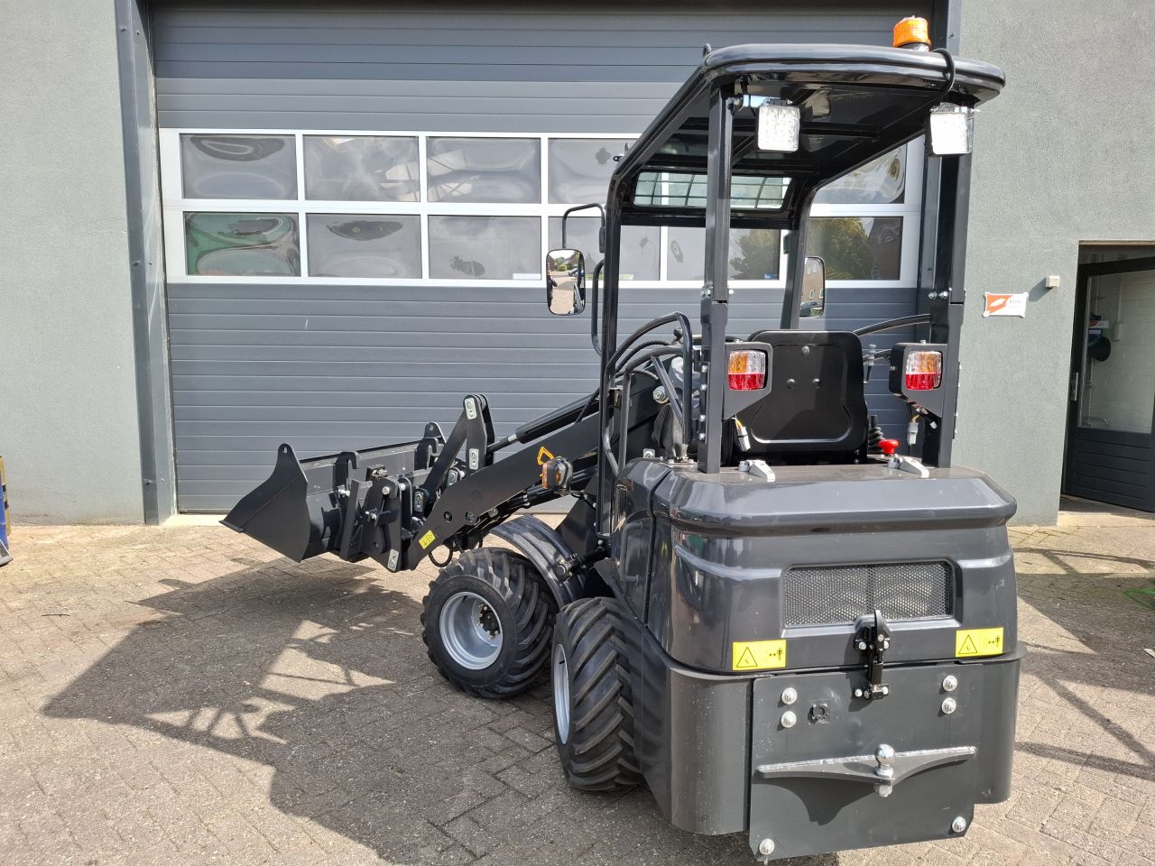 CMH DWE606 mini shovel loader 2tons electrisch