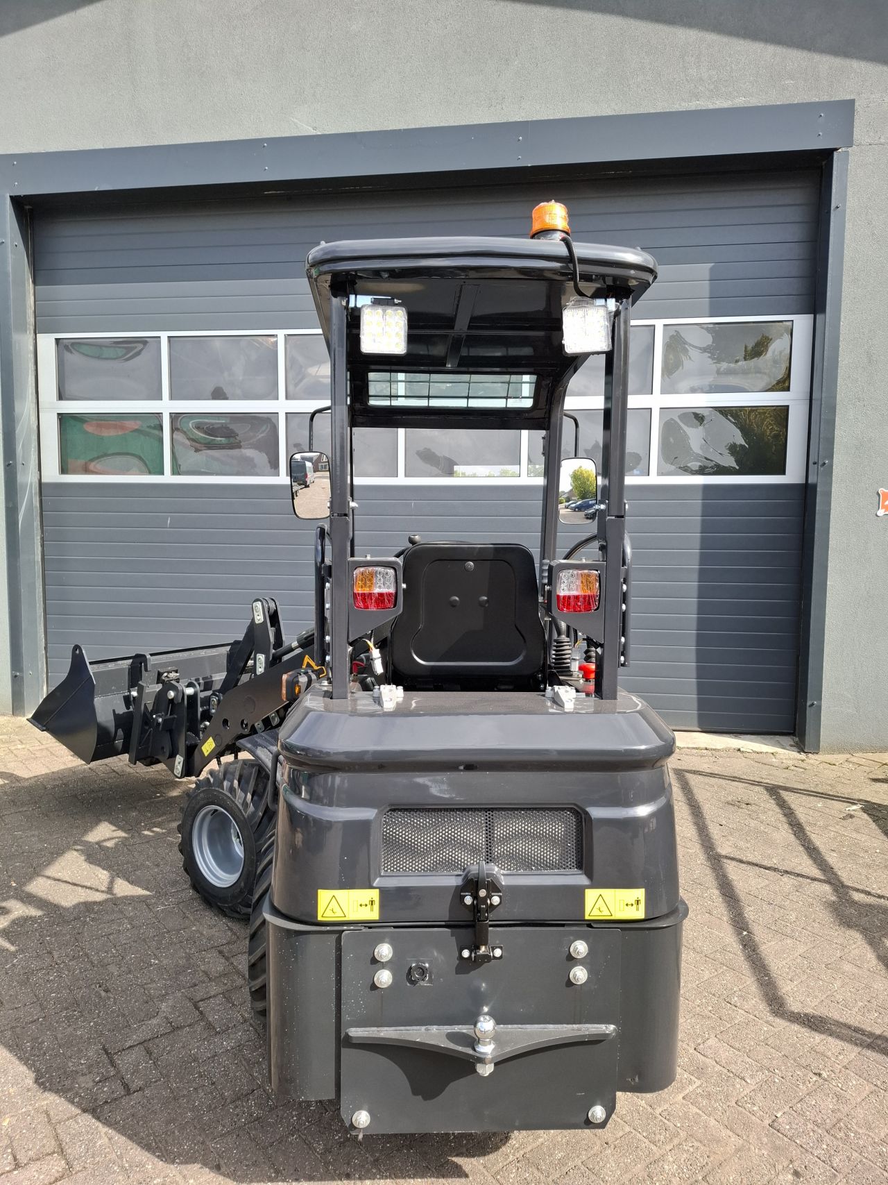 CMH DWE606 mini shovel loader 2tons electrisch