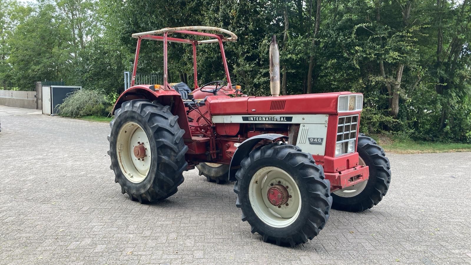 International 946