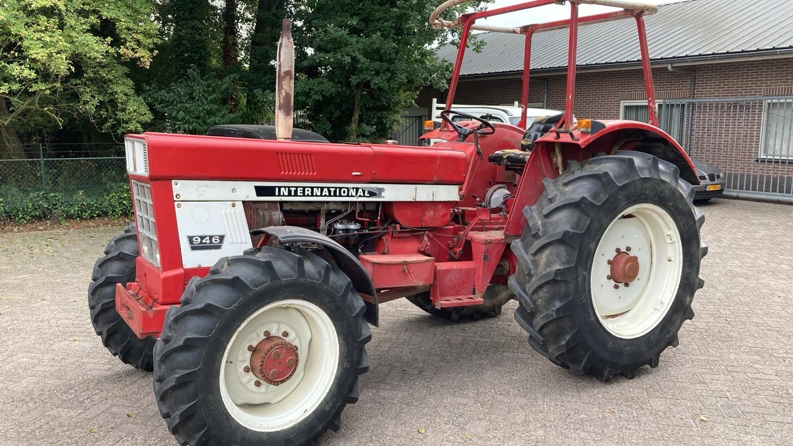 International 946