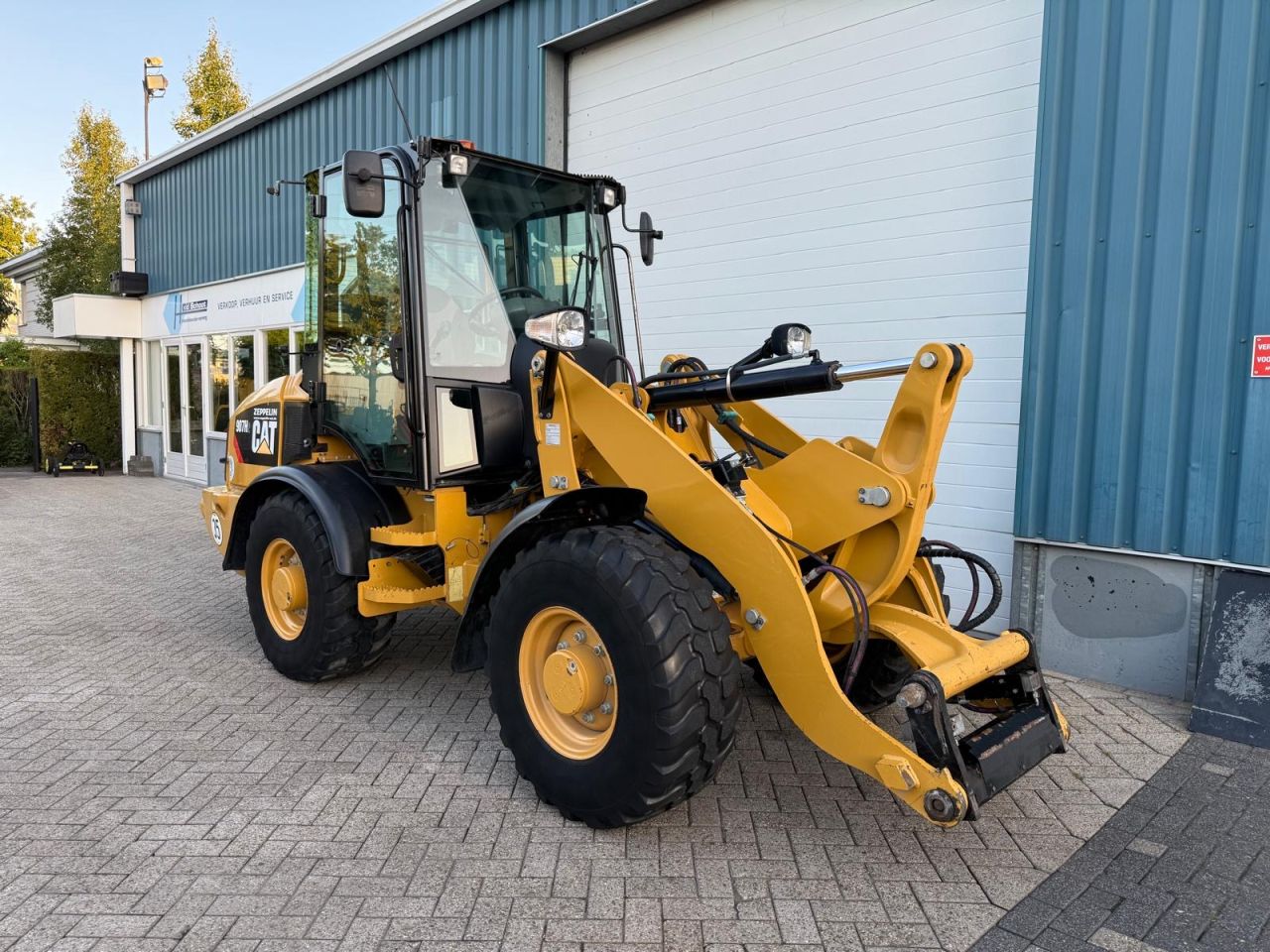CATERPILLAR 907H (BJR 2015 ) 4890 UUR