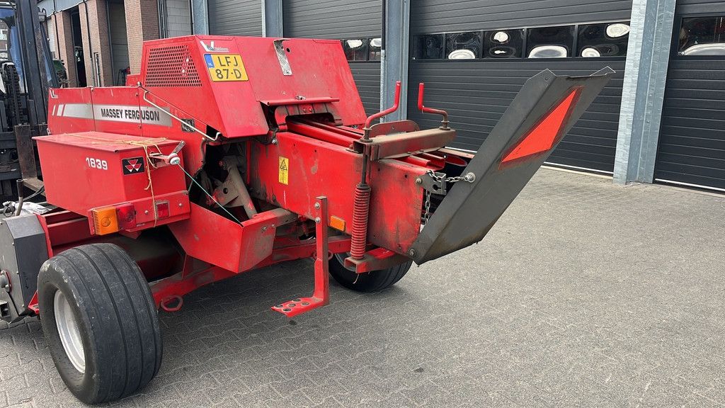 MASSEY FERGUSON 1839 WG4024