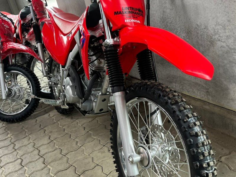Honda CRF 125 F DEMO. Rigtig crosser med gear og kobling. Super Fed
