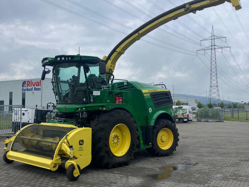 John Deere 8600i
