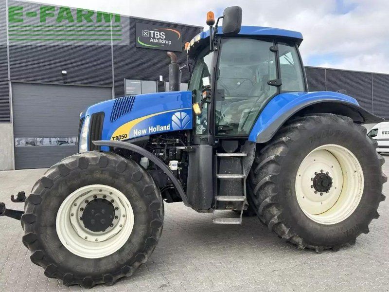 New Holland t8050