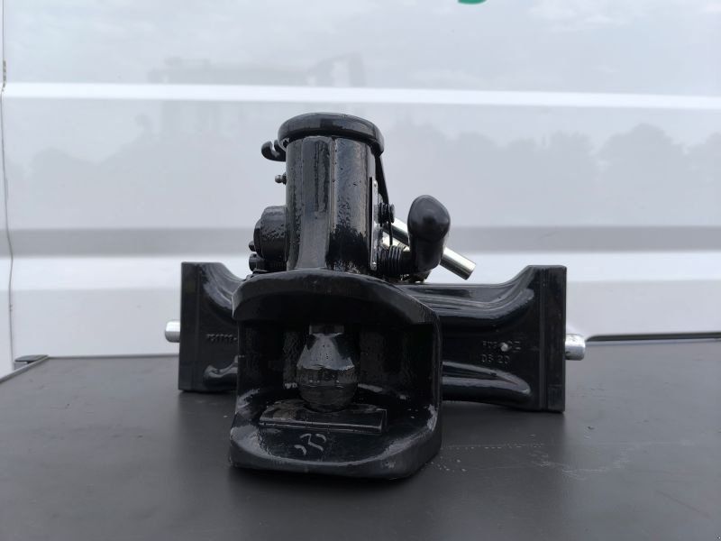 Fendt AHK MIT48MM BOLZEN