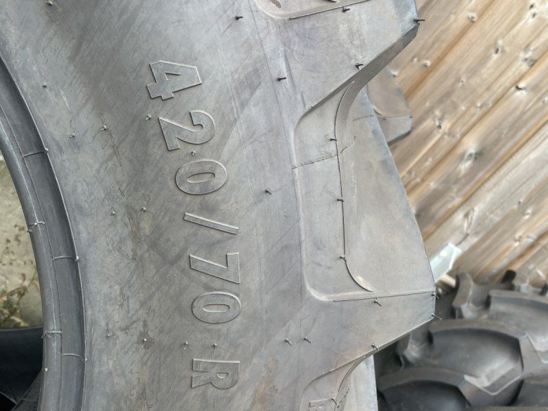 Mitas 360/70 R20 420/70 R30