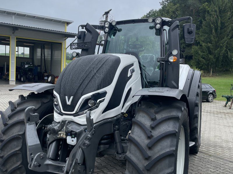 Valtra T175e Direct White Elegance