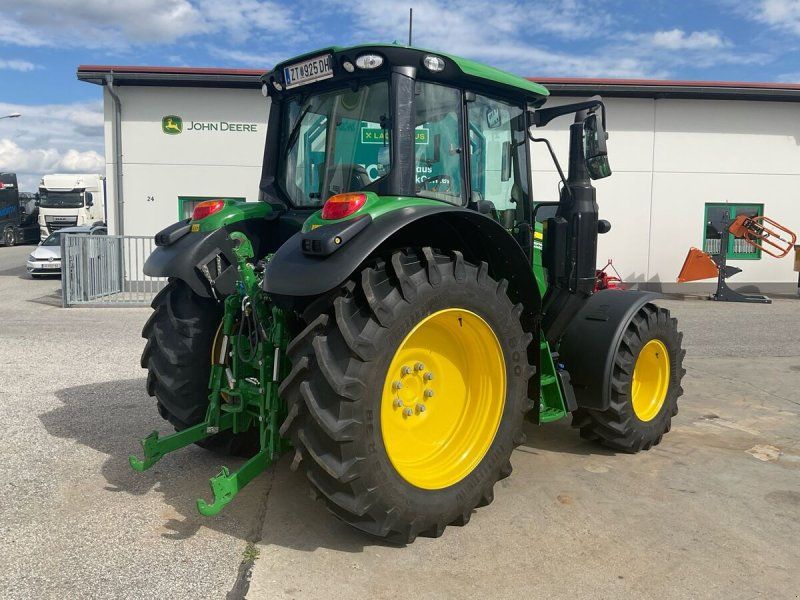John Deere 6120M