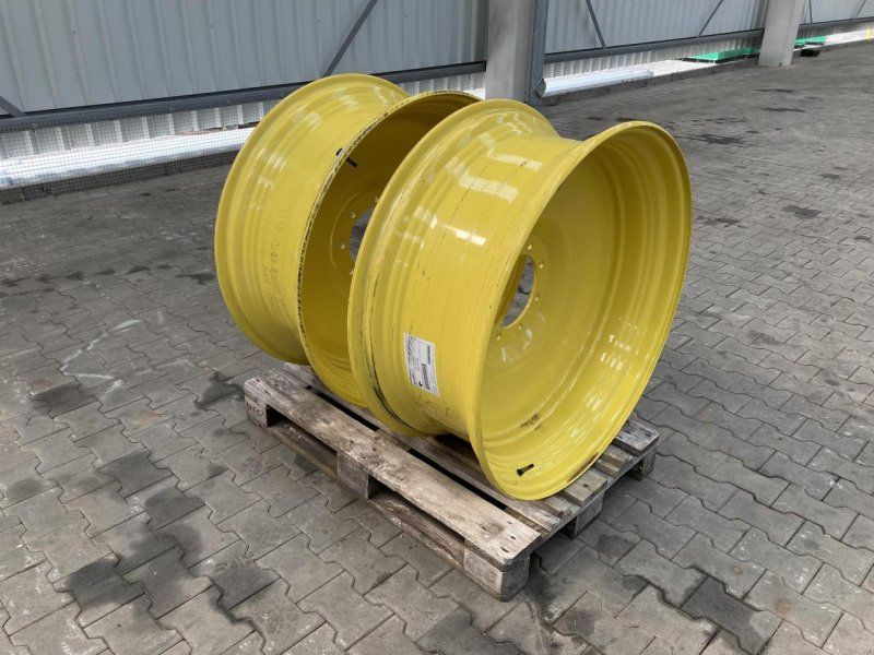 John Deere 15x38