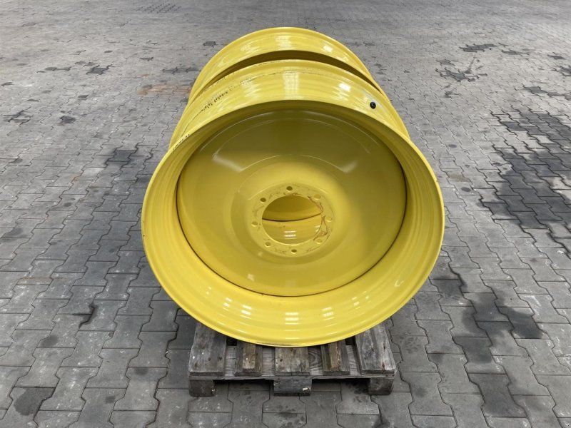 John Deere 15x38