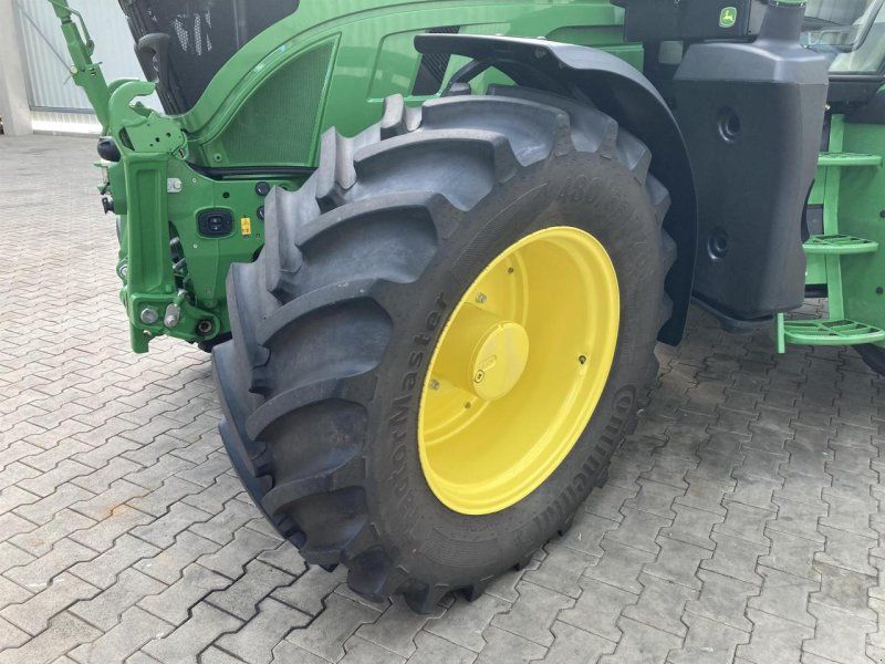 John Deere 6R 110