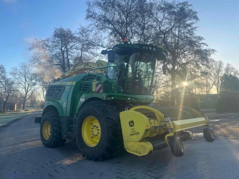 John Deere 9700 mit PickUp 639