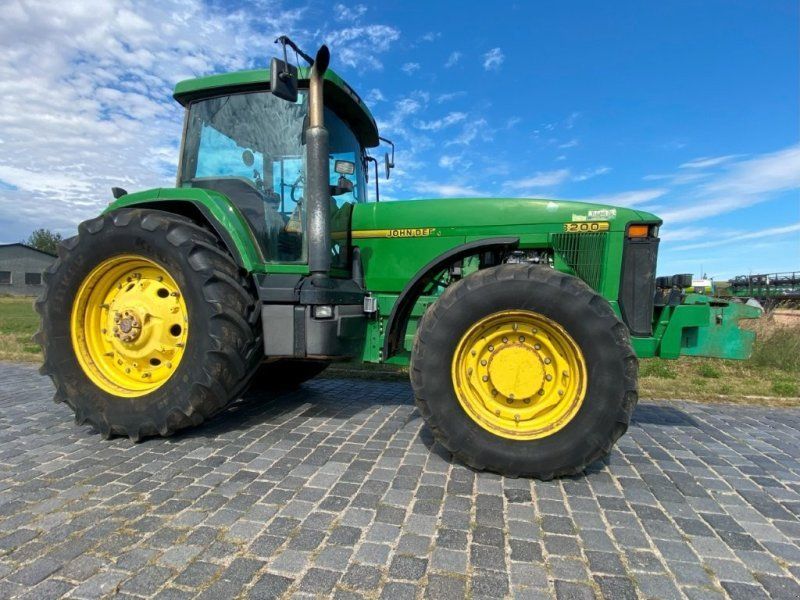 John Deere 8200
