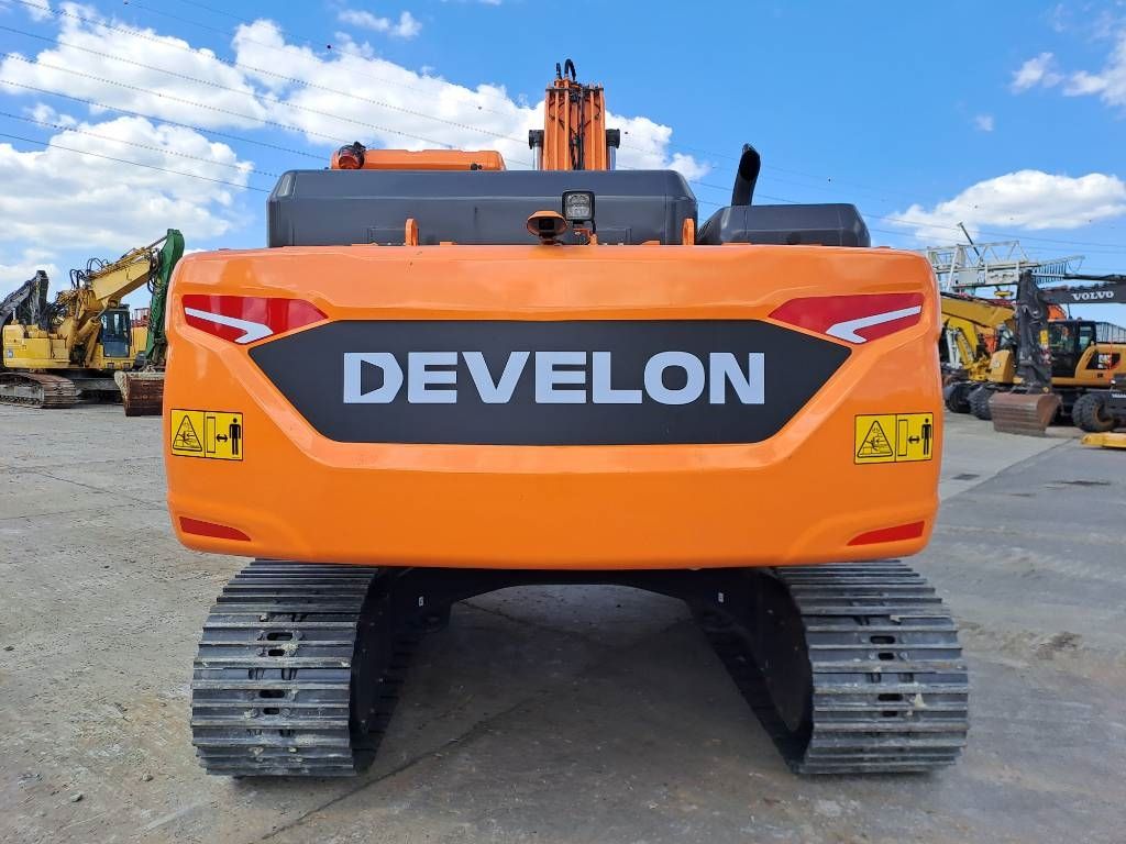 Develon DX225LC-7M