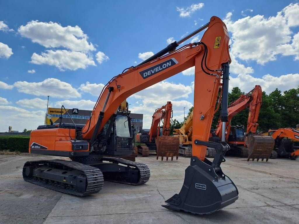 Develon DX225LC-7M