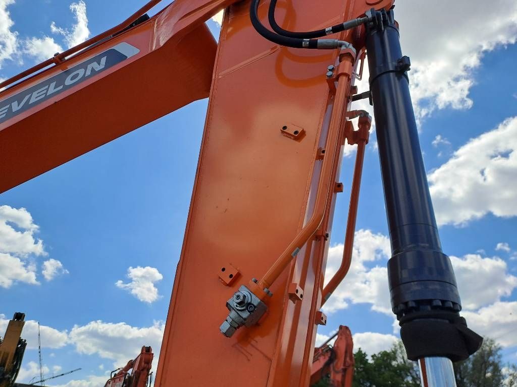 Develon DX225LC-7M