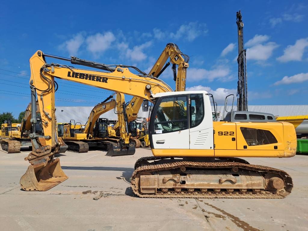Liebherr R 922 LC