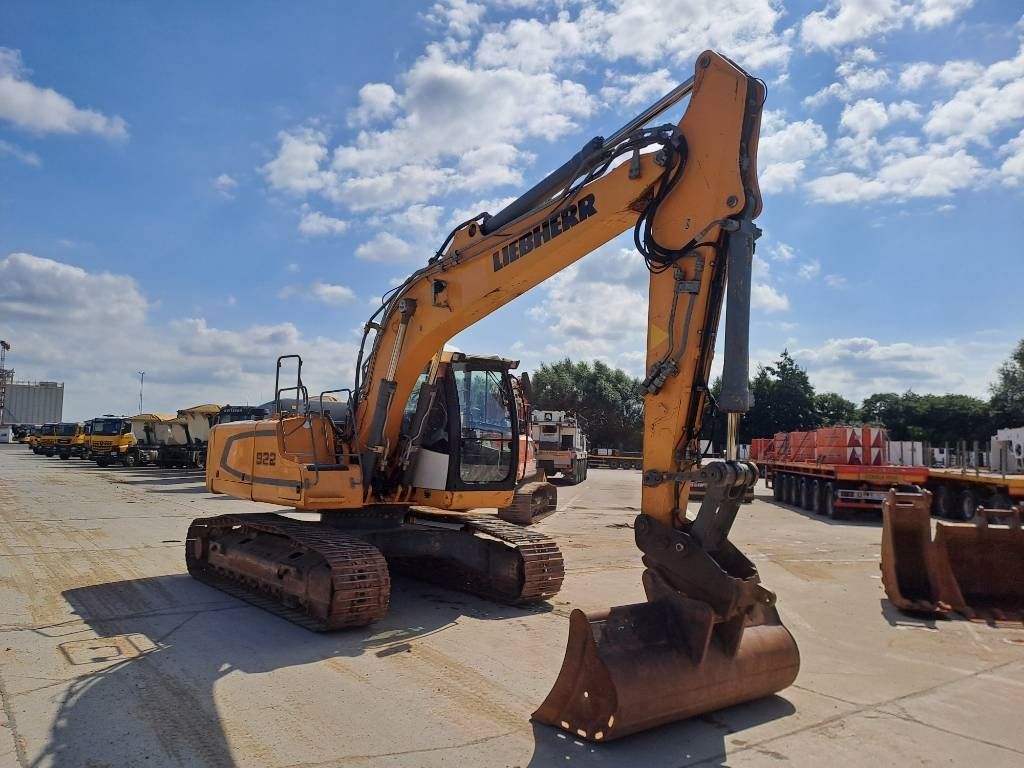Liebherr R 922 LC