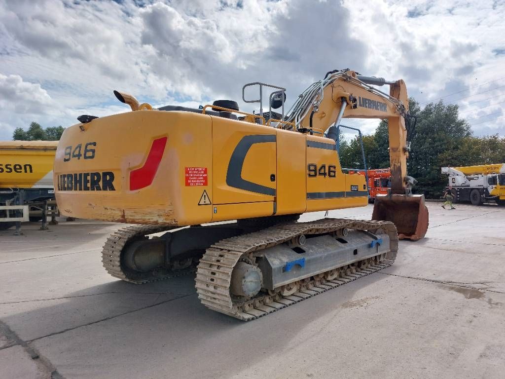 Liebherr R946 LC (Lifting Cab)