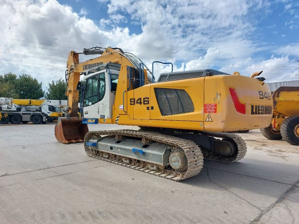 Liebherr R946 LC (Lifting Cab)