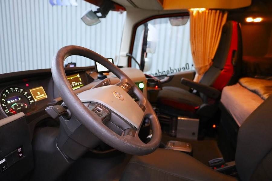 Volvo FH12 With Cormach 135tm Crane Volvo FH12 10x4 With