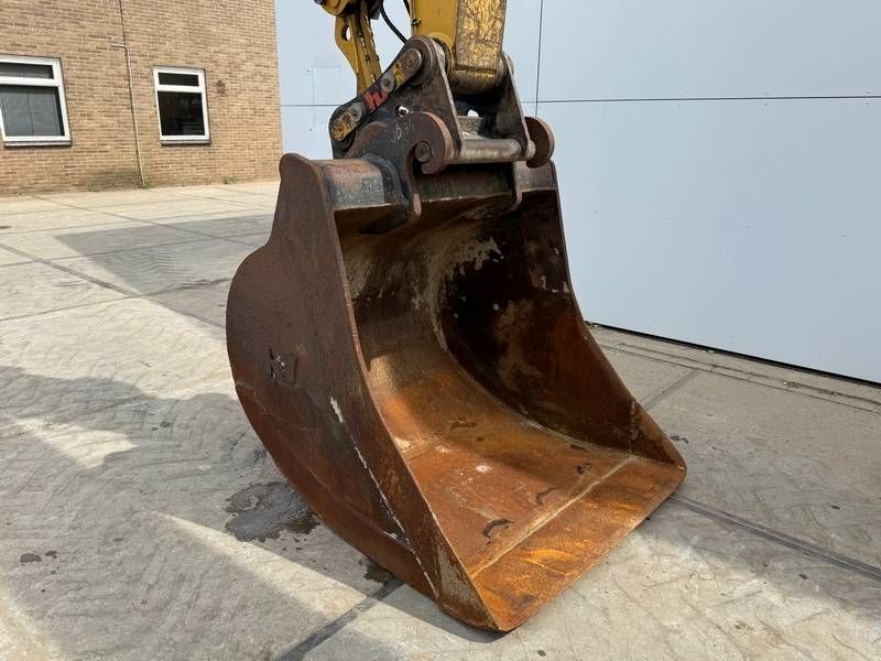 CAT M316F