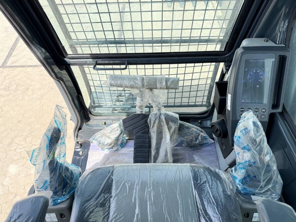 Hyundai R215L Smart Plus *2025 Model* - New / Unused