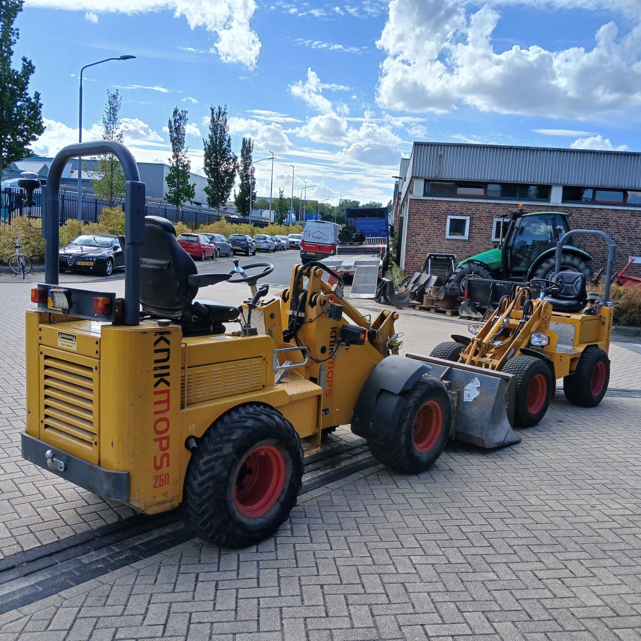 Diverse Knikmops 90/100/130/250 Minishovel.
